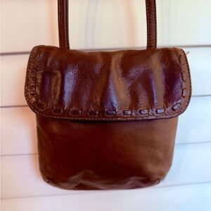 Elegant Black Leather Shoulder Bag